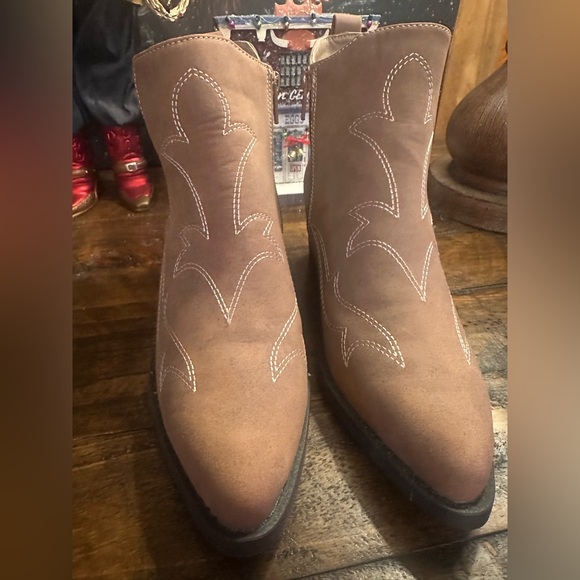 Booties - Picture 3 of 6